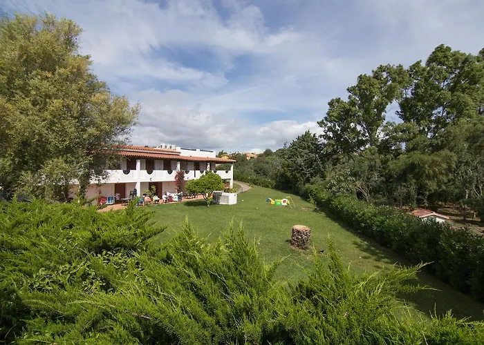 White Apartahotel 4*