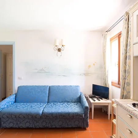 Aparthotel White 3*
