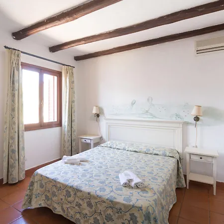 Aparthotel White 4*