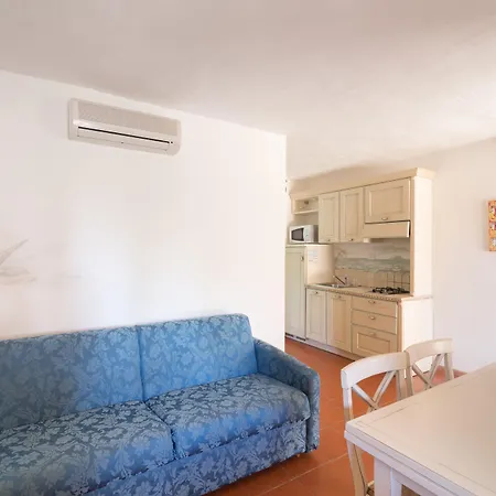 Aparthotel White 4*