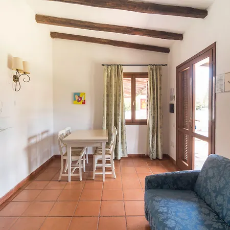 White Aparthotel 4*