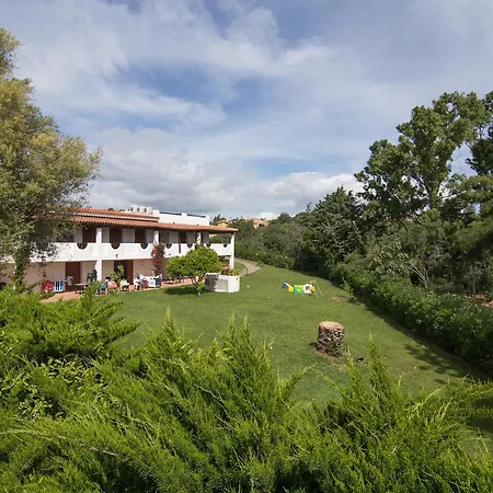 White Aparthotel 4*