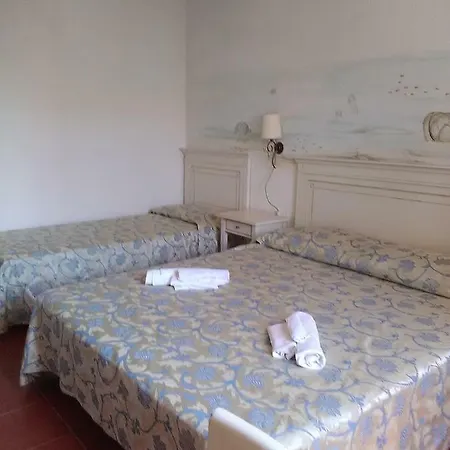 Aparthotel White 3*