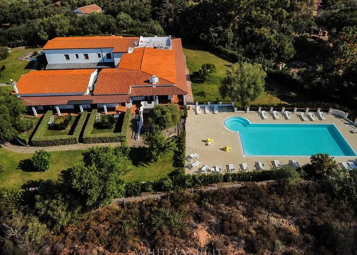 White Aparthotel 4*