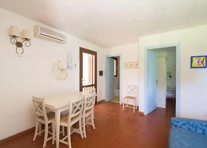 Aparthotel White 4*