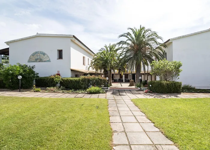 White Aparthotel 4*